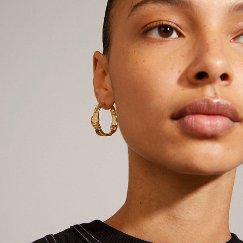 JULITA recycled hoop earrings gold-plated te koop bij Almost Summer Amsterdam 282332003