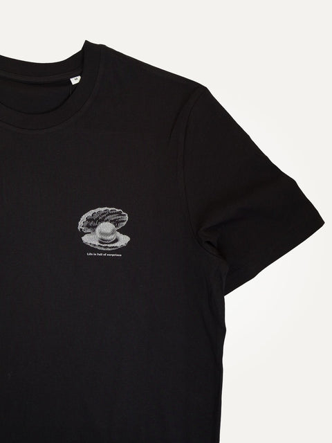 life is full of surprises oyster unisex t-shirt te koop bij Almost Summer Amsterdam 10025