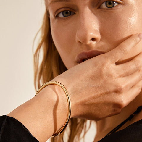 SOPHIA recycled bangle bracelet gold-plated te koop bij Almost Summer Amsterdam 602332002