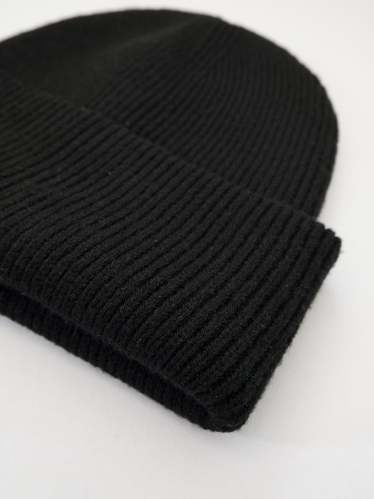 019 black beanie