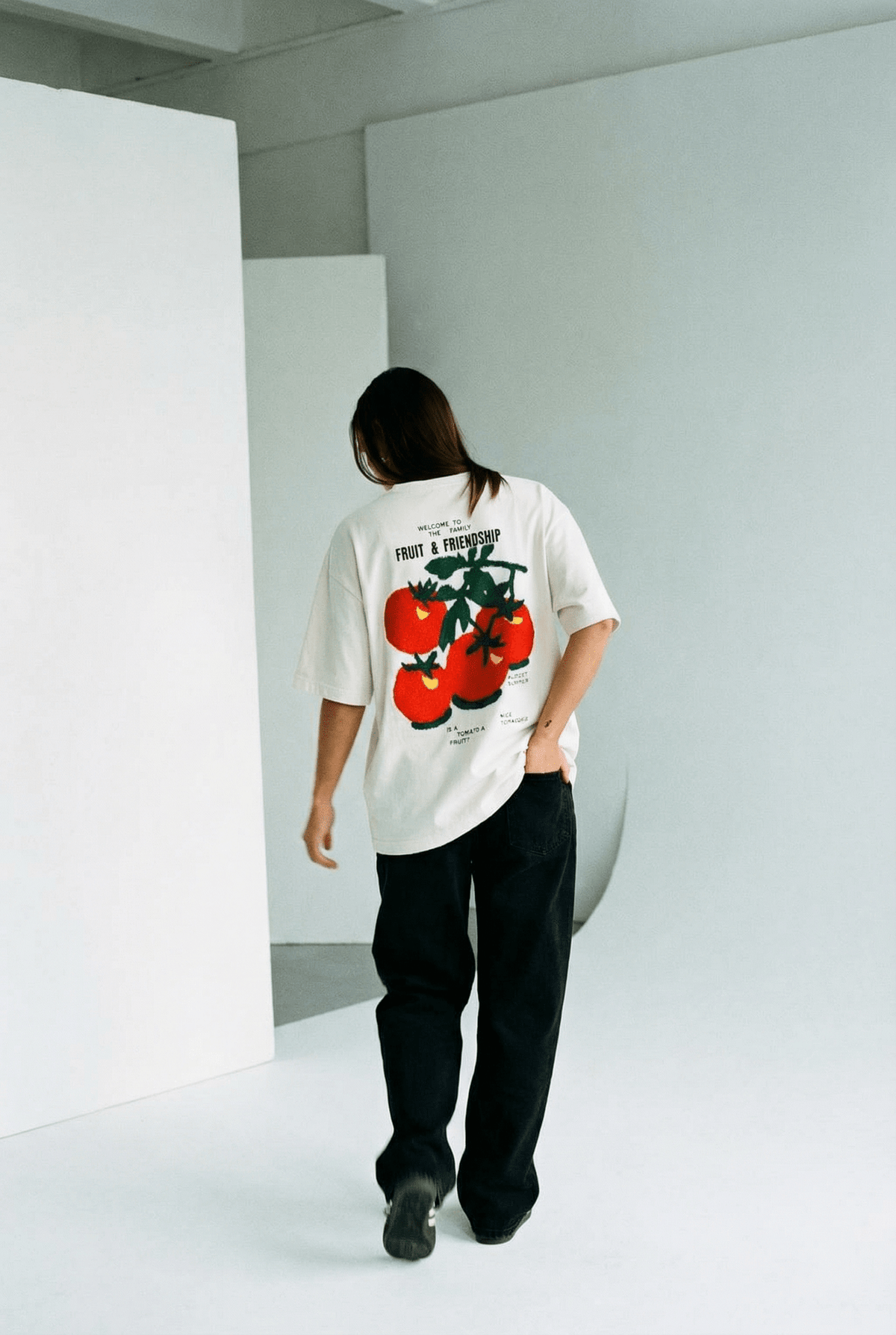 Fruit and Friendship Tomatoes organic cotton oversized t-shirt