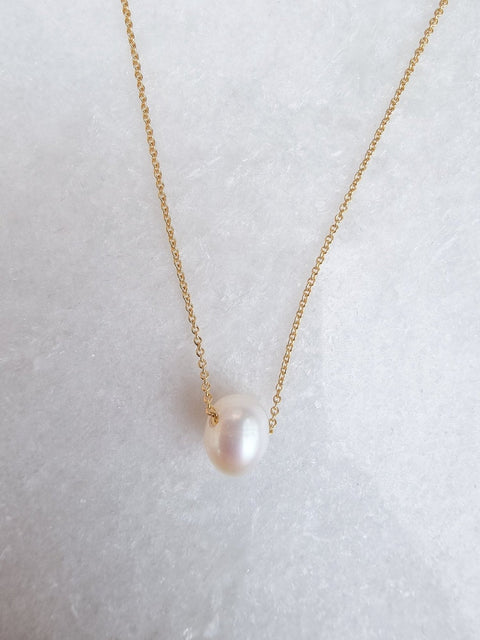 Fresh water pearl on delicate chain necklace te koop bij Almost Summer Amsterdam 5040241