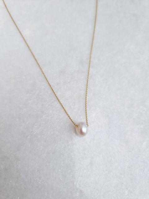 Fresh water pearl on delicate chain necklace te koop bij Almost Summer Amsterdam 5040241