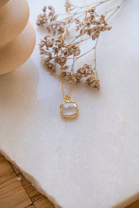 little flower and square stone necklace te koop bij Almost Summer Amsterdam 5030546c