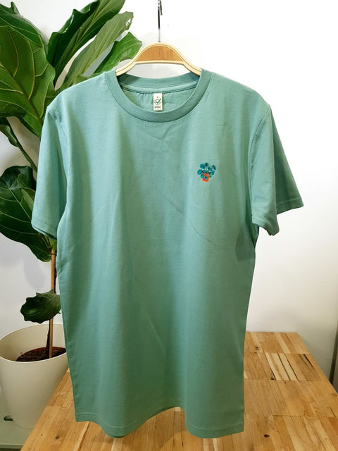 pannenkoekplant sage green unisex organic t-shirt te koop bij Almost Summer Amsterdam 11019