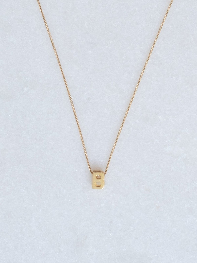 Small letter necklace te koop bij Almost Summer Amsterdam 15010115r