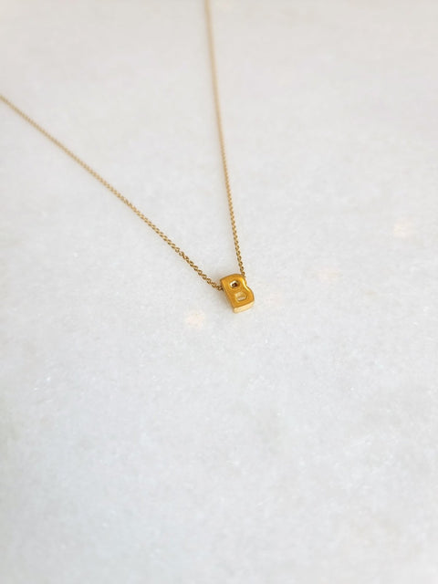 Small letter necklace te koop bij Almost Summer Amsterdam 15010115r