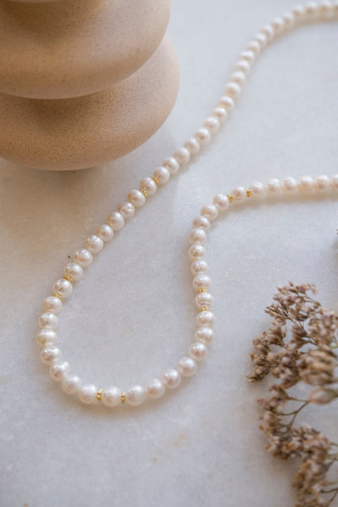 sweetwater pearls with golden little flowers necklace te koop bij Almost Summer Amsterdam 5040499