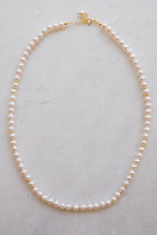 sweetwater pearls with golden little flowers necklace te koop bij Almost Summer Amsterdam 5040499