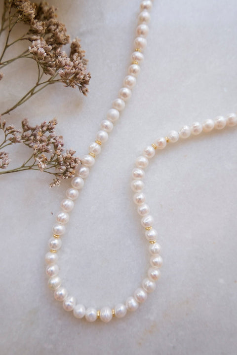 sweetwater pearls with golden little flowers necklace te koop bij Almost Summer Amsterdam 5040499