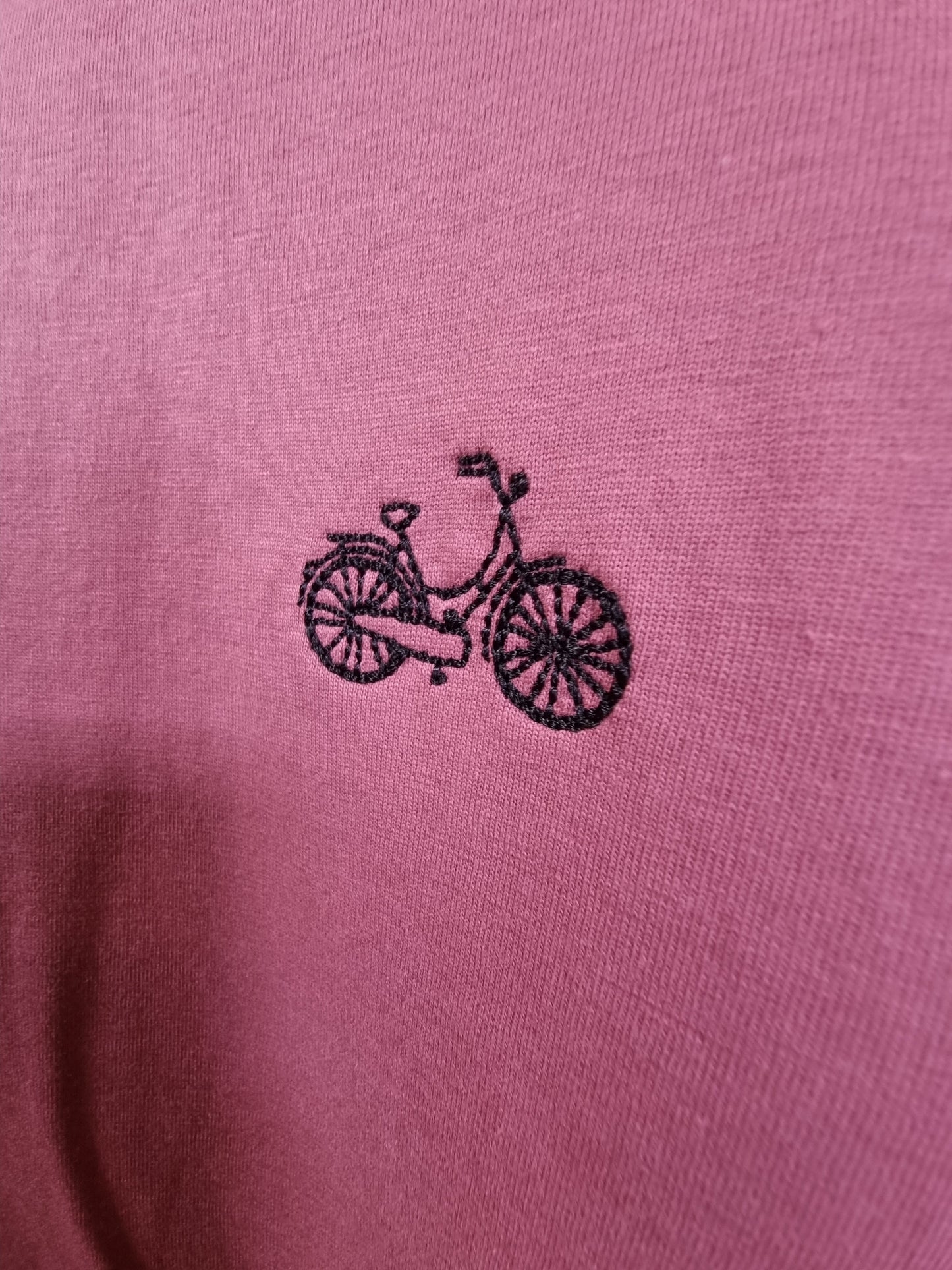 fiets hibiscus rose organic cotton unisex t-shirt te koop in de webshop van Almost Summer Amsterdam