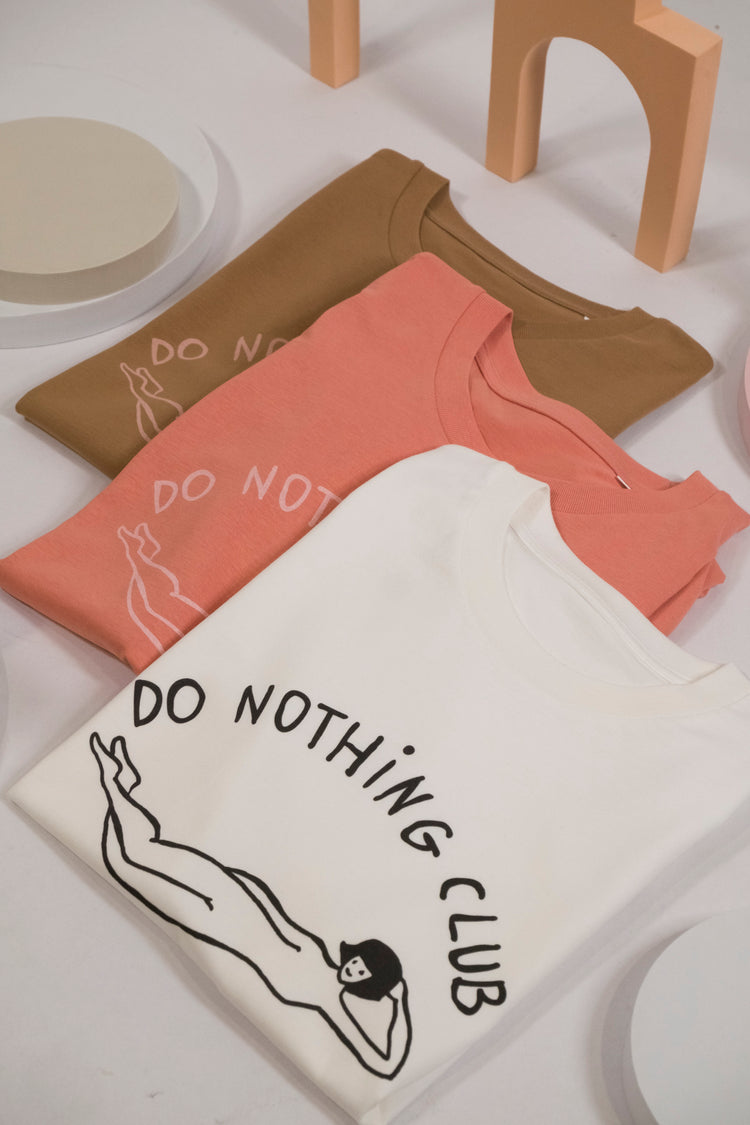 DO NOTHING GIRL white organic cotton unisex t-shirt