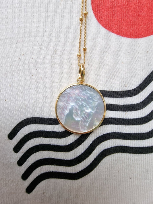 mother of pearl disk necklace te koop in de webshop van Almost Summer Amsterdam